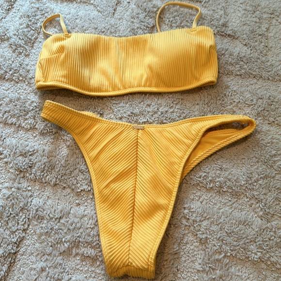 Hollister Bikini Size Medium - Picture 4 of 4